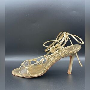 Manolo Blahnik Gold Metallic Lambskin Leather Ankle Wrap Heels 38 Strappy $795